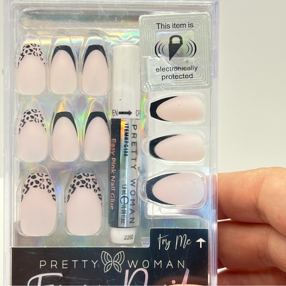🦋$4 ~ Pretty Woman “Try Me” Faux Nails ~ Black & Design Press- on Nails ~ NEW - Picture 2 of 5